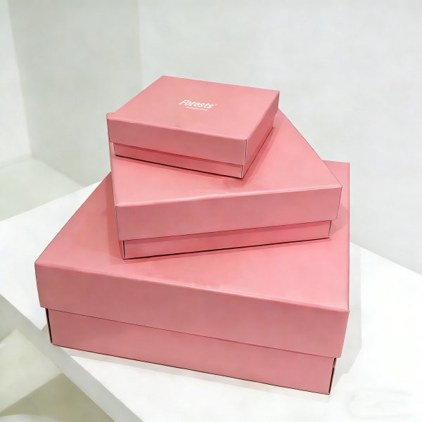 粉色礼盒包装
